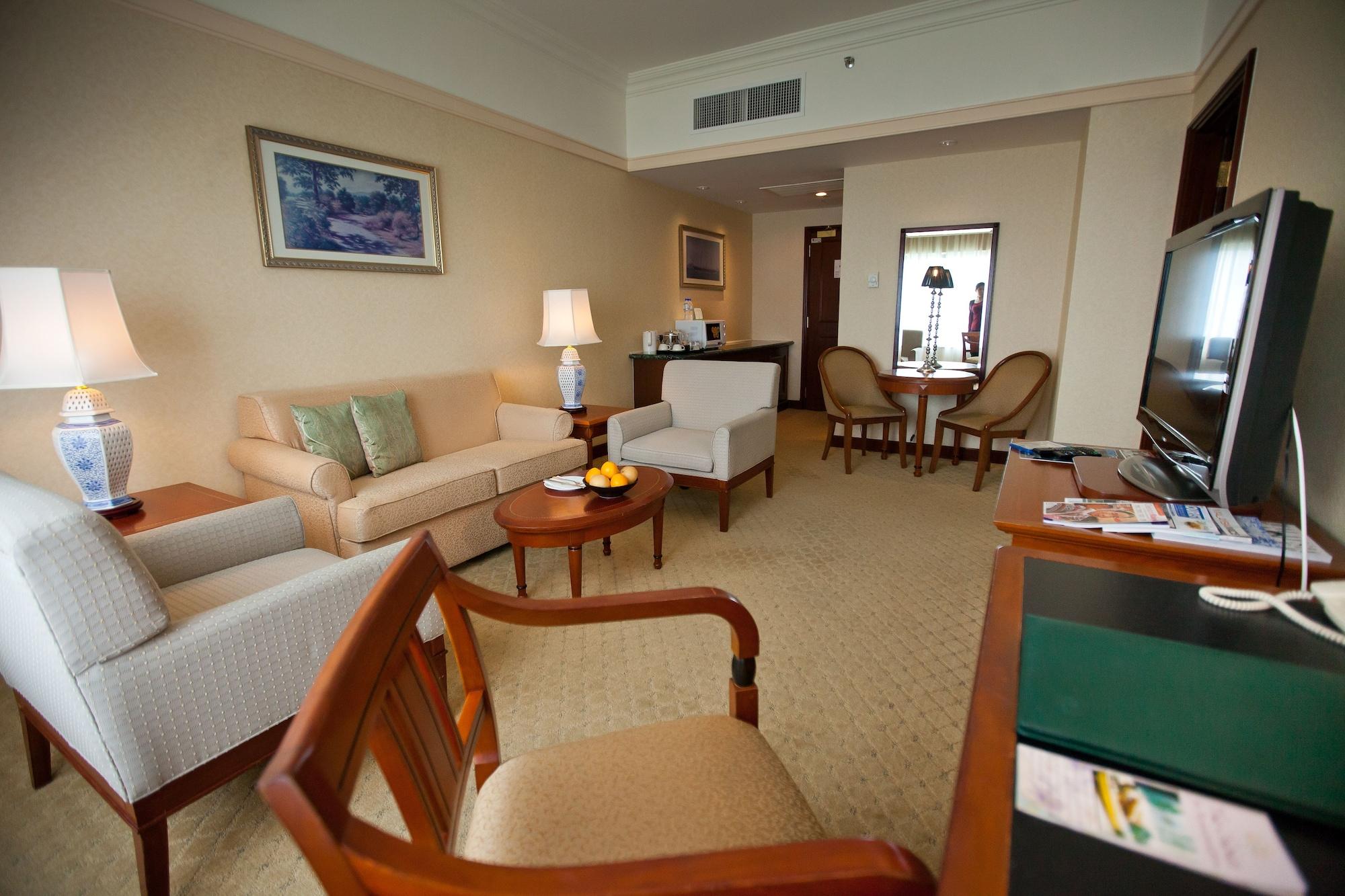 فندق إيفرغرين لوريل بينانغ جورج تاون المظهر الخارجي الصورة A suite at the Shangri-La Hotel, Kuala Lumpur
