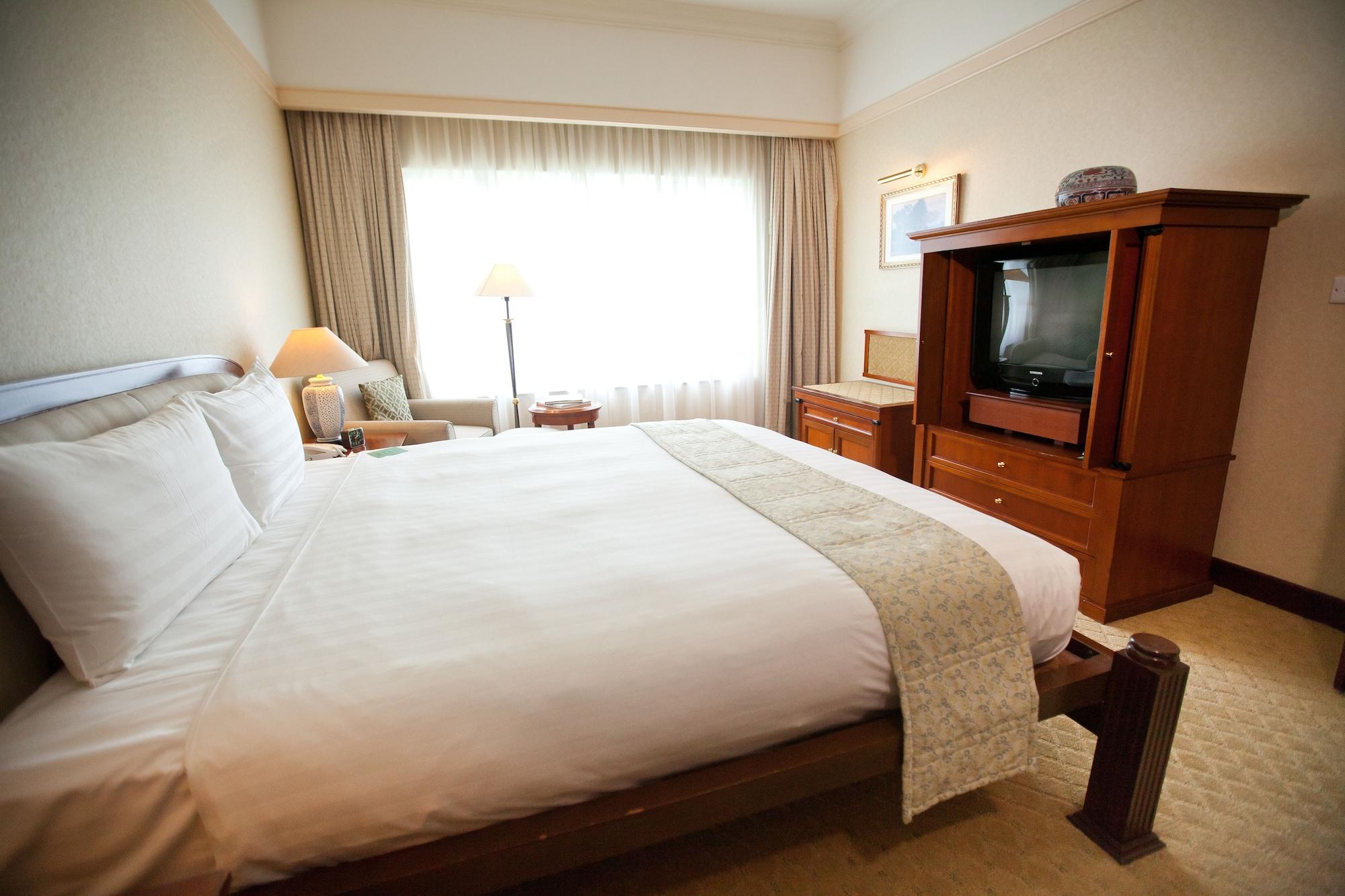 فندق إيفرغرين لوريل بينانغ جورج تاون المظهر الخارجي الصورة A bedroom at the hotel