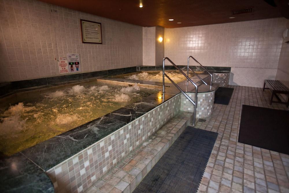 فندق إيفرغرين لوريل بينانغ جورج تاون المظهر الخارجي الصورة A large outdoor onsen