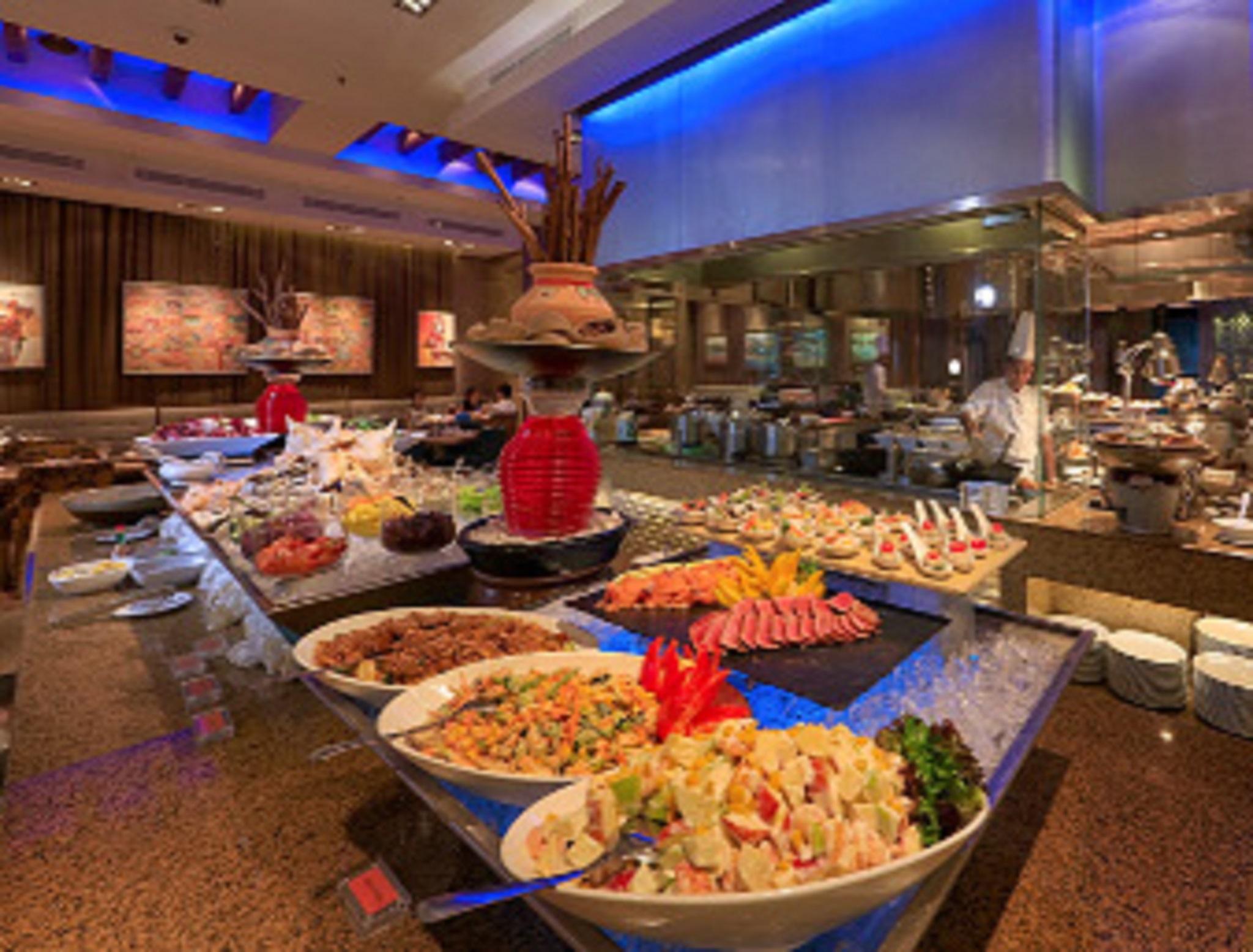 فندق إيفرغرين لوريل بينانغ جورج تاون المظهر الخارجي الصورة A buffet at a hotel